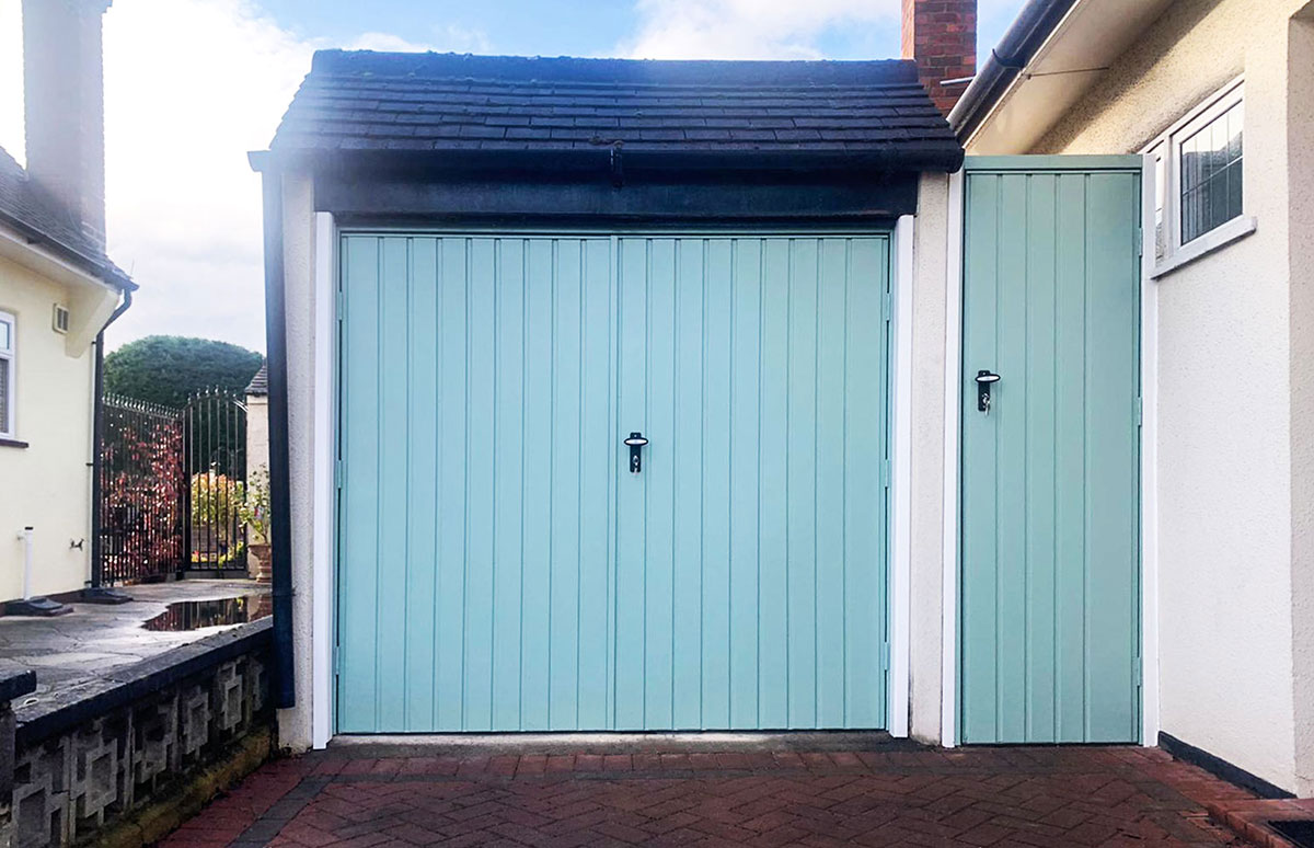 SIDE DOOR