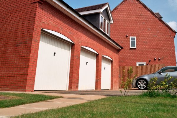 Up and over garage doors1 600x400 1